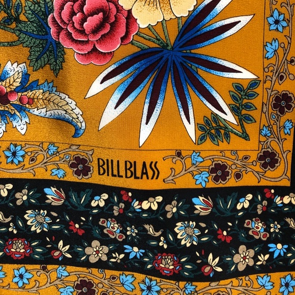 Bill Blass 100% silk scarf - Picture 2 of 10
